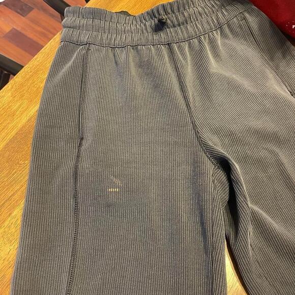 BRAND NEW WORN ONCE!!!!!!! lululemon ribbed softstreme pant
o - Picture 5 of 8